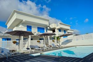 Bazén v ubytování Scala dei Turchi Luxury Home nebo v jeho okolí