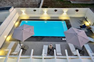 Bazén v ubytování Scala dei Turchi Luxury Home nebo v jeho okolí