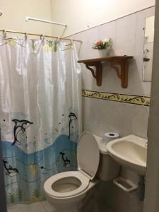 Ett badrum på Hotel Princesa Katia
