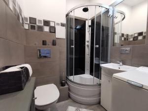 Kúpeľňa v ubytovaní APARTAMENT NAD STAWEM