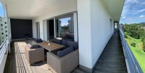 Fotografie z fotogalerie ubytování Luxus Penthouse Bregenz Feldmoos mit Whirlpool & riesen Terrasse, nahe Festspiele v destinaci Bregenz