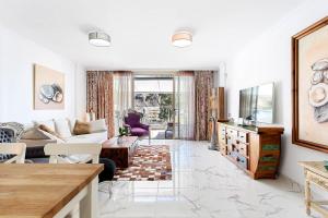 Χώρος καθιστικού στο Puerto de Mogan - Luxe Apartment with roof terrace and sea view