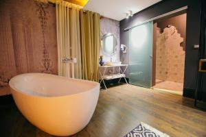 Koupelna v ubytování Cathedral Boutique Hotel