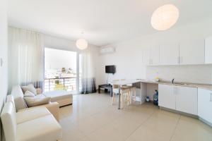 Χώρος καθιστικού στο Cozy Lapta Sel B5 Apartment