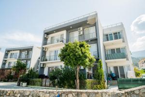 Το κτήριο όπου στεγάζεται  το διαμέρισμα