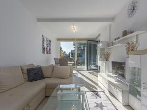 Posezení v ubytování Apartment Monika with private pool in Porec