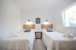 Ein Bett oder Betten in einem Zimmer der Unterkunft Sara 4 personas, free WIFI, chill-out, private pool, private tennis court - by Holiday Rentals Villamar