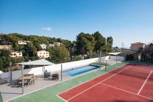Tennis und/oder Squash in der Unterkunft Sara 4 personas, free WIFI, chill-out, private pool, private tennis court - by Holiday Rentals Villamar oder in der Nähe