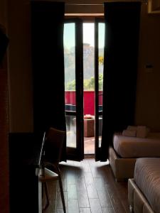 A seating area at Hotel Eremo