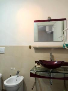 A bathroom at Hotel Eremo
