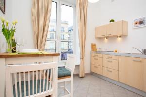 Kuchyň nebo kuchyňský kout v ubytování Apartments Warsaw Warecka by Noclegi Renters