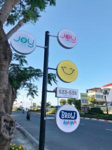 Certifikát, hodnocení, plakát nebo jiný dokument vystavený v ubytování Joy Hotel Phú Yên