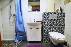 Ein Badezimmer in der Unterkunft Apartment Köln Porz