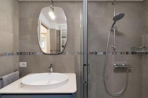 A bathroom at Rialto Sant'Aponal Prestige by Wonderful Italy Még 31 kép