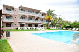 Bazén v ubytovaní Rose Hotel Faliraki alebo v jeho blízkosti