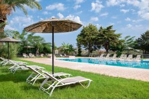 Bazén v ubytovaní Rose Hotel Faliraki alebo v jeho blízkosti
