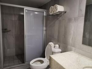 Ένα μπάνιο στο Hotel Pabela