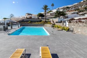 Kolam renang di atau dekat dengan Flatguest Orinoco + Pool + Terrace + Garden