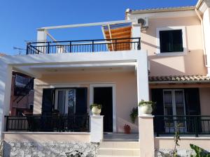 Μπαλκόνι ή βεράντα στο Villa Elli Potamos Corfu