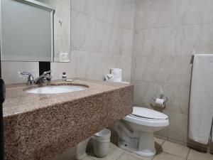 Ένα μπάνιο στο Hotel Pabela