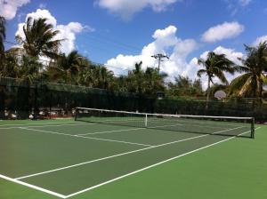 Tennis- og/eller squashfaciliteter på Coco Plum Beach & Tennis Club & Marina eller i nærheden