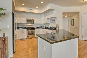 Φωτογραφία από το άλμπουμ του Seaside Heights Beach Condo, Walk to Boardwlk σε Seaside Heights