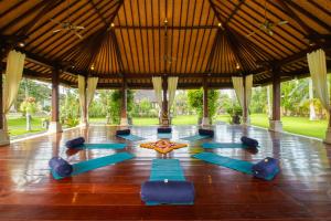 Ein Garten an der Unterkunft Puri Bagus Candidasa