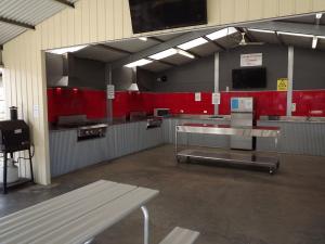 Ceduna Foreshore Caravan Park的厨房或小厨房