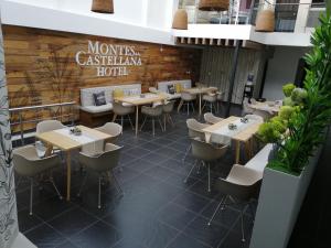 Restaurace v ubytování Hotel Montes De La Castellana