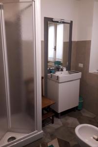 A bathroom at B&B Castellani Még 22 kép