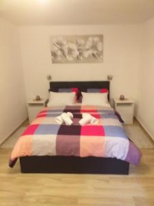 Postel nebo postele na pokoji v ubytování Apartments & room Ivica Split