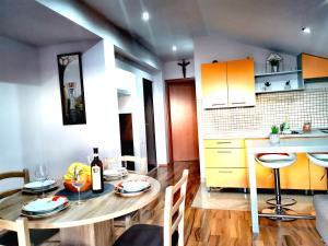 Kuchyň nebo kuchyňský kout v ubytování Tena Apartment