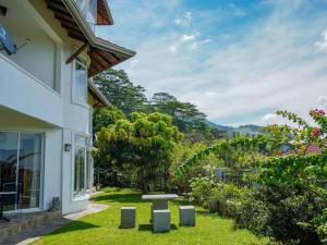 Gallery image of The Heaven's Villa Kandy in Kandy