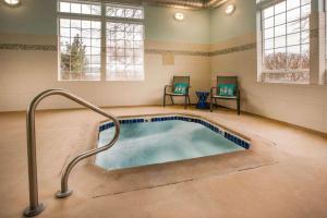 Bazén v ubytování La Quinta Inn by Wyndham Bend nebo v jeho okolí