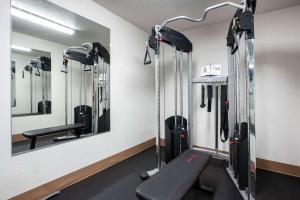 a gym with treadmills and a treadmill at La Quinta Inn by Wyndham Bend in Bend