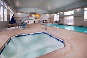 Bazén v ubytování La Quinta Inn by Wyndham Bend nebo v jeho okolí