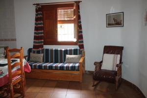 Posezení v ubytování Apartamentos Rurales Rosendo: El Tomillo + 1 fotografie