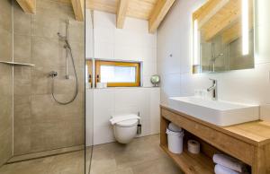 Phòng tắm tại Landhaus Moosbrugger