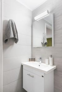 Ванная комната в Mavrogenous Luxury Apartments