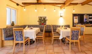 Hotel Gasthof Stenitzer餐厅或其他用餐的地方