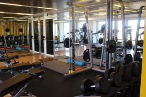 Fitness centrum a/nebo fitness zařízení v ubytování Business Class Marina Herzliya