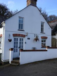 Gallery image of Inglenook Cottage with parking in Padstow