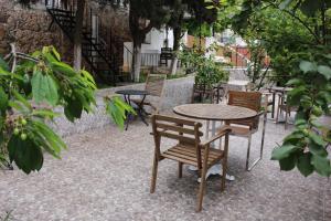 Ảnh trong thư viện ảnh của Büyükada Apart Hotel - Karadağ Apart ở Đảo Buyukada +145 ảnh