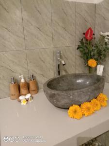 Phòng tắm tại villa Rona1