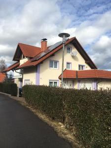 Photo de la galerie de l'établissement Haus Zeichner 4 Zimmer Ferienwohnung, à Feldberg