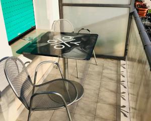 A seating area at Lara's Guesthouse