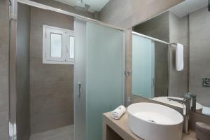 
Een badkamer bij Niki Sunrise Apartments
