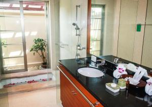 Bilik mandi di The Residence Bantao Villa unit 121