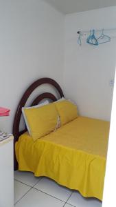 Postel nebo postele na pokoji v ubytování Suíte !! zona Sul de ilhéus próximo a praia