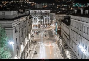 Výhľad na mesto Terst alebo výhľad na mesto priamo z apartmánu